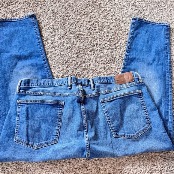 Gap Athletic Taper Denim Jeans Men Size 42X30 EUC - Picture 2 of 5